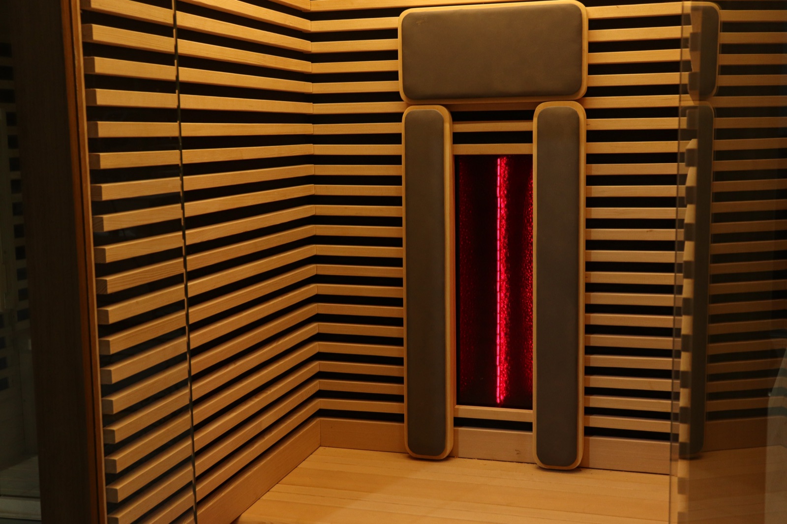Far-Infrared Sauna — 90 × 90 × 190 cm view 3
