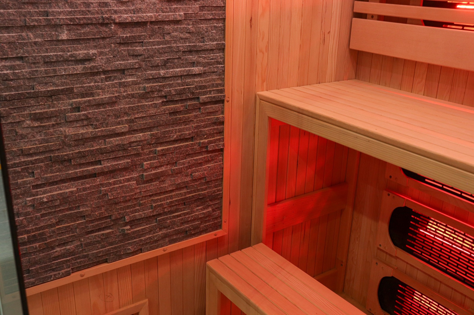 Far-Infrared Sauna — 125 × 125 × 190 cm view 3