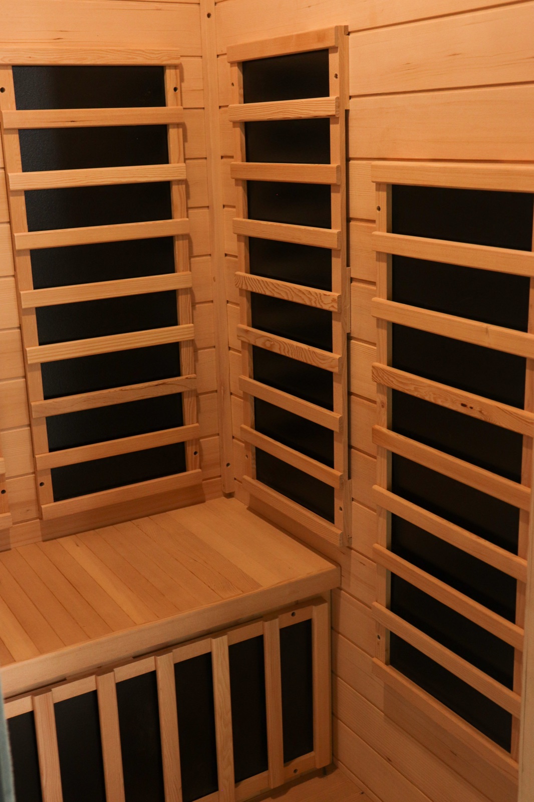 Far-Infrared Sauna — 90 × 90 × 190 cm view 3