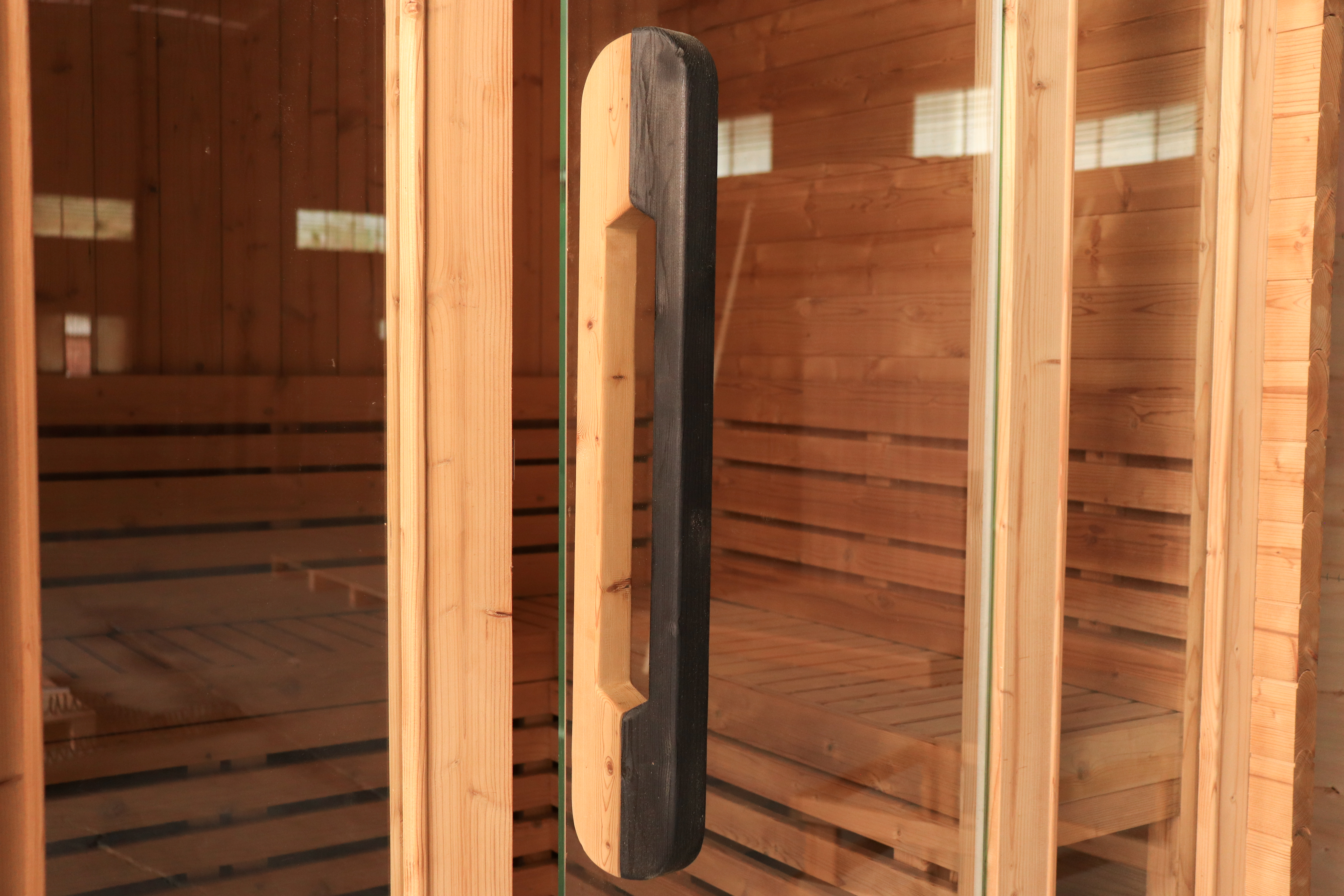 SIP-SQ Outdoor Sauna — 135 × 129 × 226 cm image 2